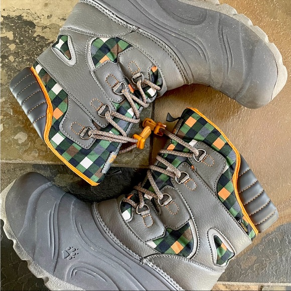 Jack Wolfskin•6•Waterproof~Warmly Insulated•Toggled Drawcord Closure•Lightweight - Picture 4 of 16